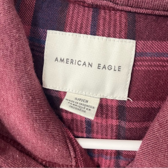 american eagle outfitters red plaid cropped hooded flannel long sleeve shirt - Picture 5 of 11